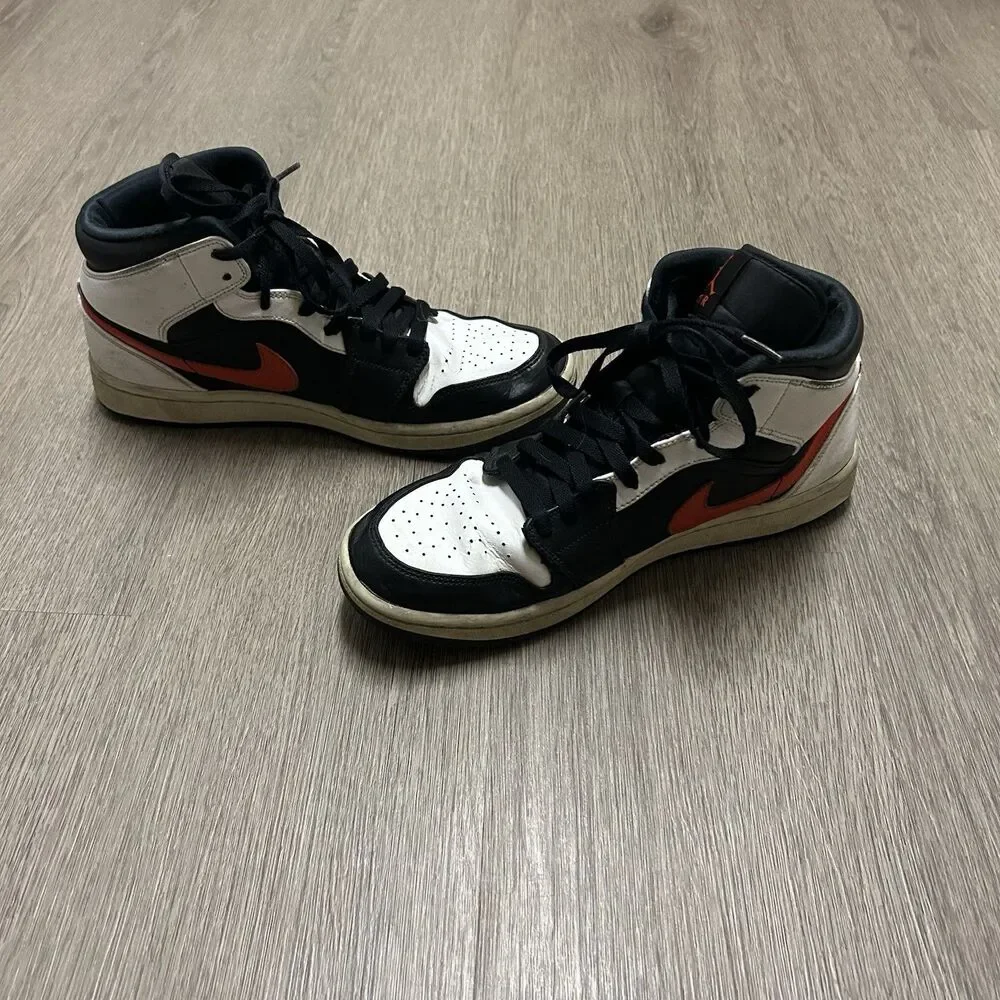 Nike Air Jordan 1 Mid Men’s 9 Black Chile Red White | 554724-075 - FLAWED